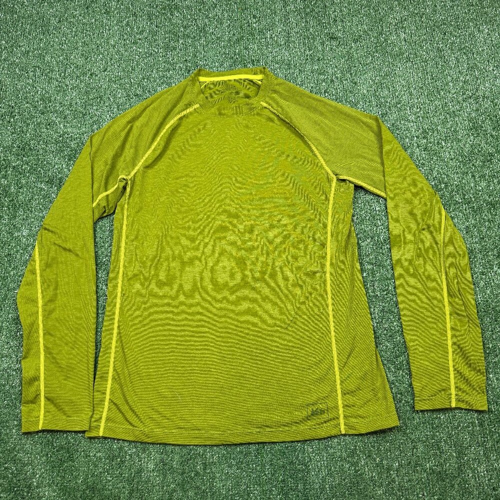 Rei T Shirt Men's Size M Green Long Sleeve Pullover Outdoor Made In USA Hiker
